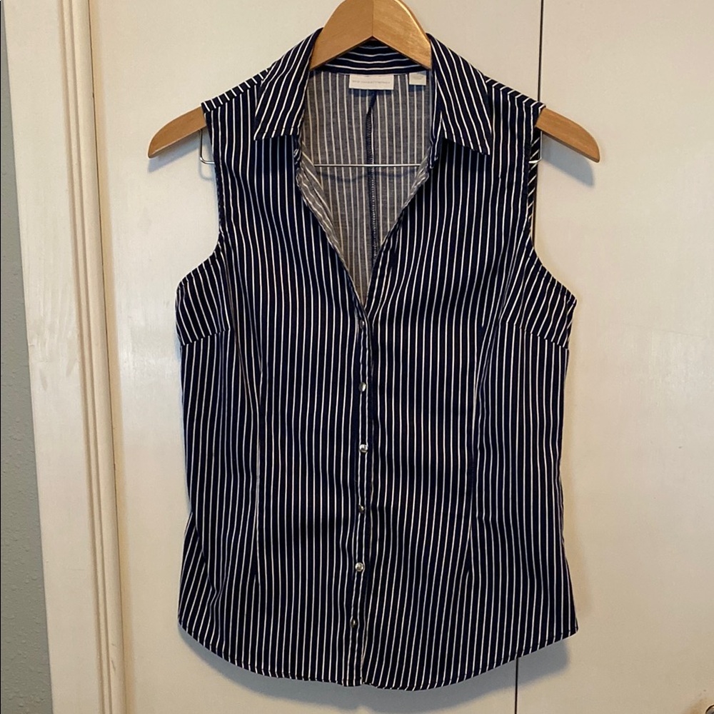 New York & Company Sleeveless Blue & White Shirt